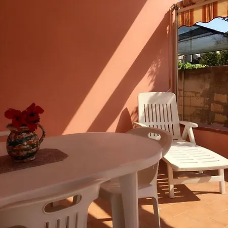 Ambra Villa *
